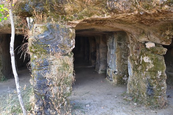 Bari Gufa (Big Ancient Cave)